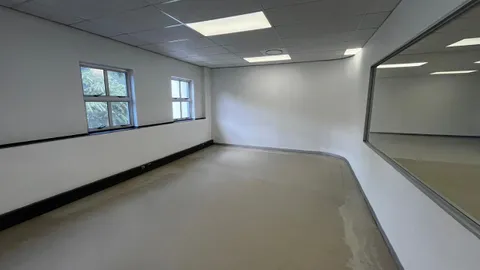 WhatsApp Image 2025-11-20 at 14.34.34 (1).